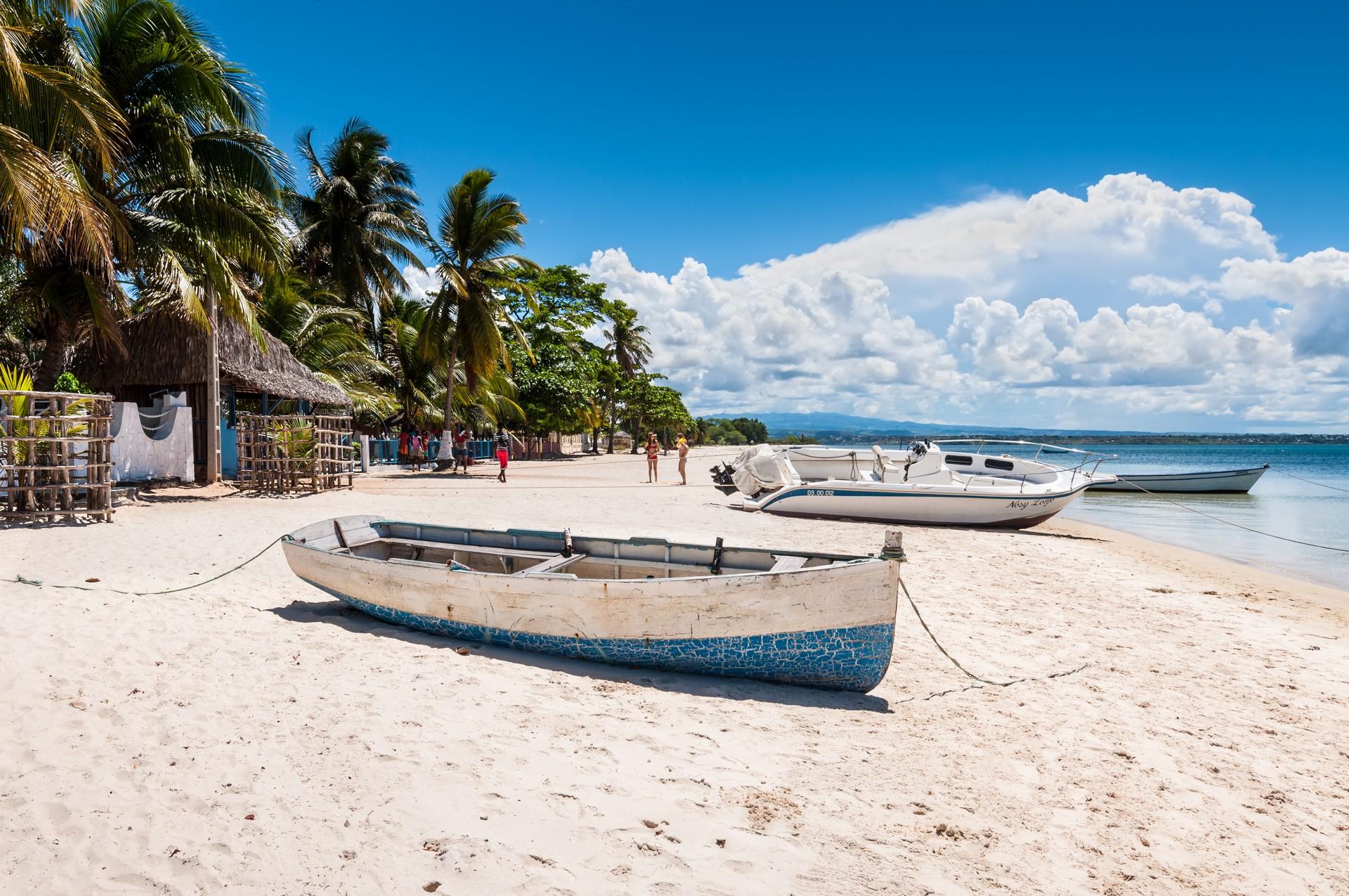 Amazing beach and boat in Ramena in partly cloudy weather