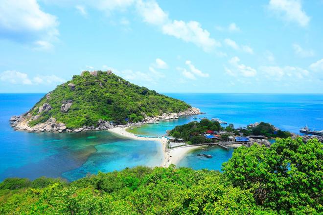 View of a mountain surrounded by sea and beaches in Ko Samui