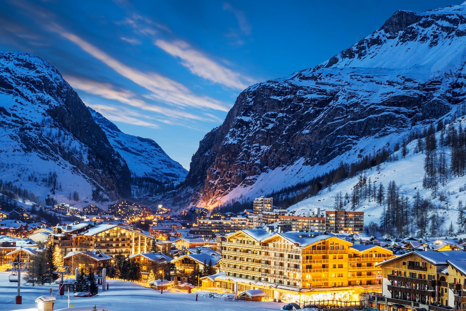 Mountain range in Val-d'Isere at dawn