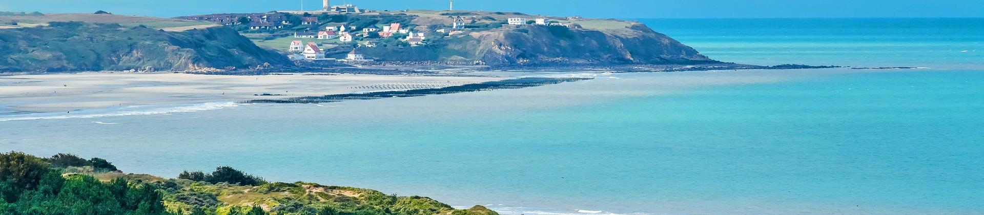 Beach and architecture near Boulogne-sur-Mer in sunny weather with few clouds