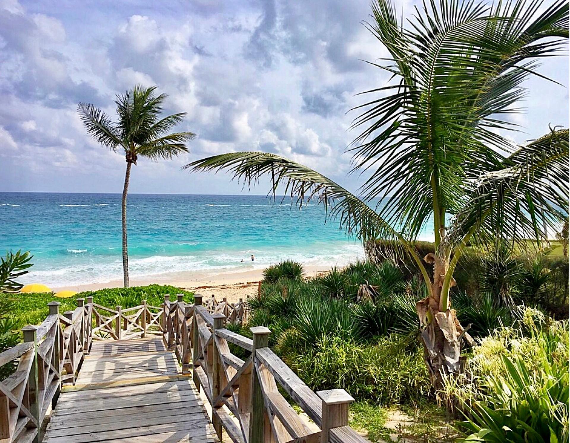 Bridge in Bermudes on a day with cloudy weather