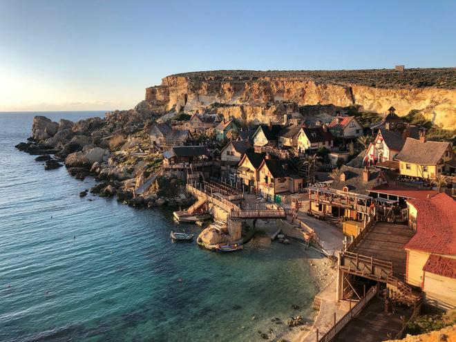 Malta: fishing cottages over the sea
