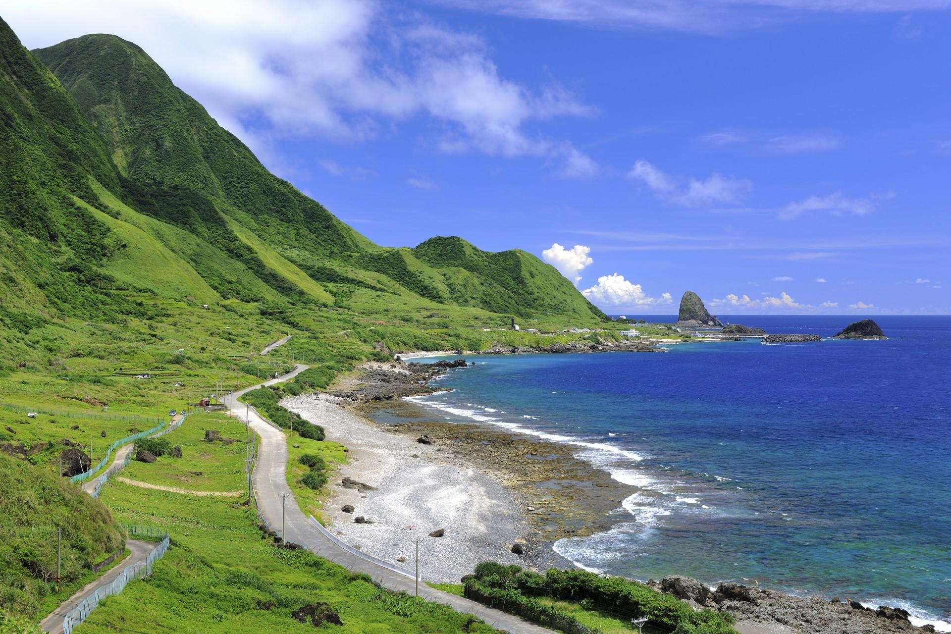 Beach near Taitung in sunny weather with few clouds