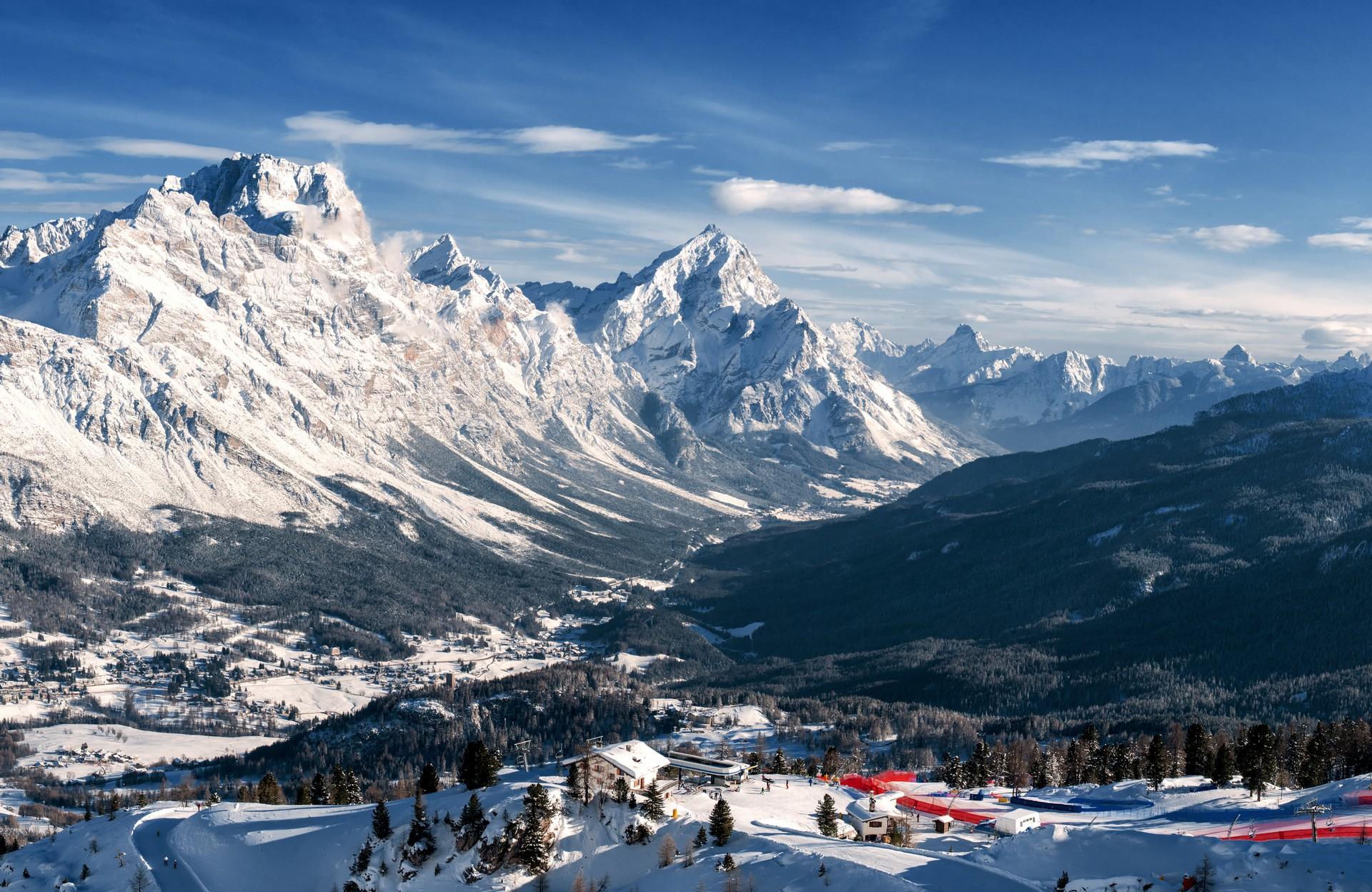 Mountain range in Cortina d'Ampezzo on a winter day
