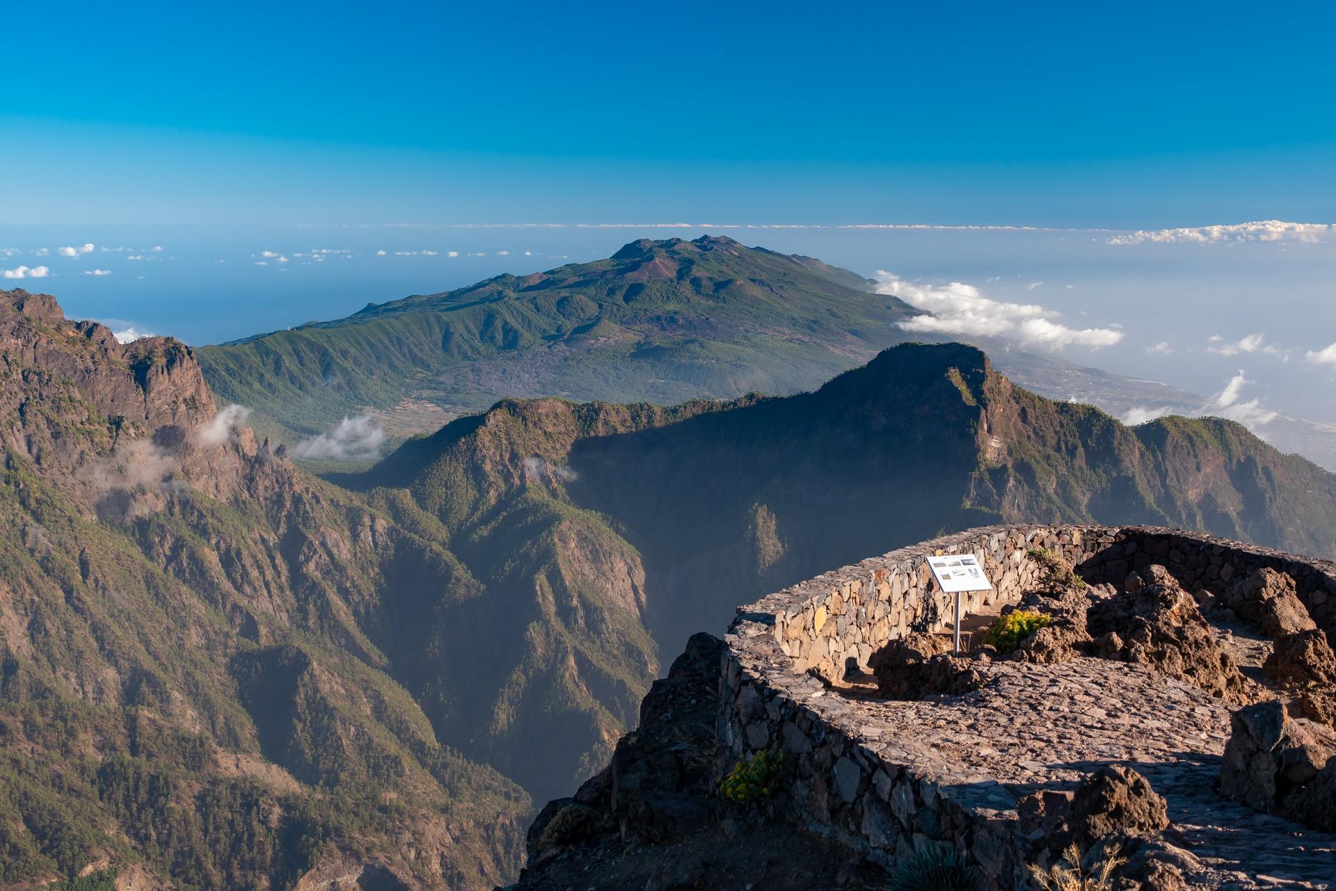 La Palma: view of the mountain ranges.