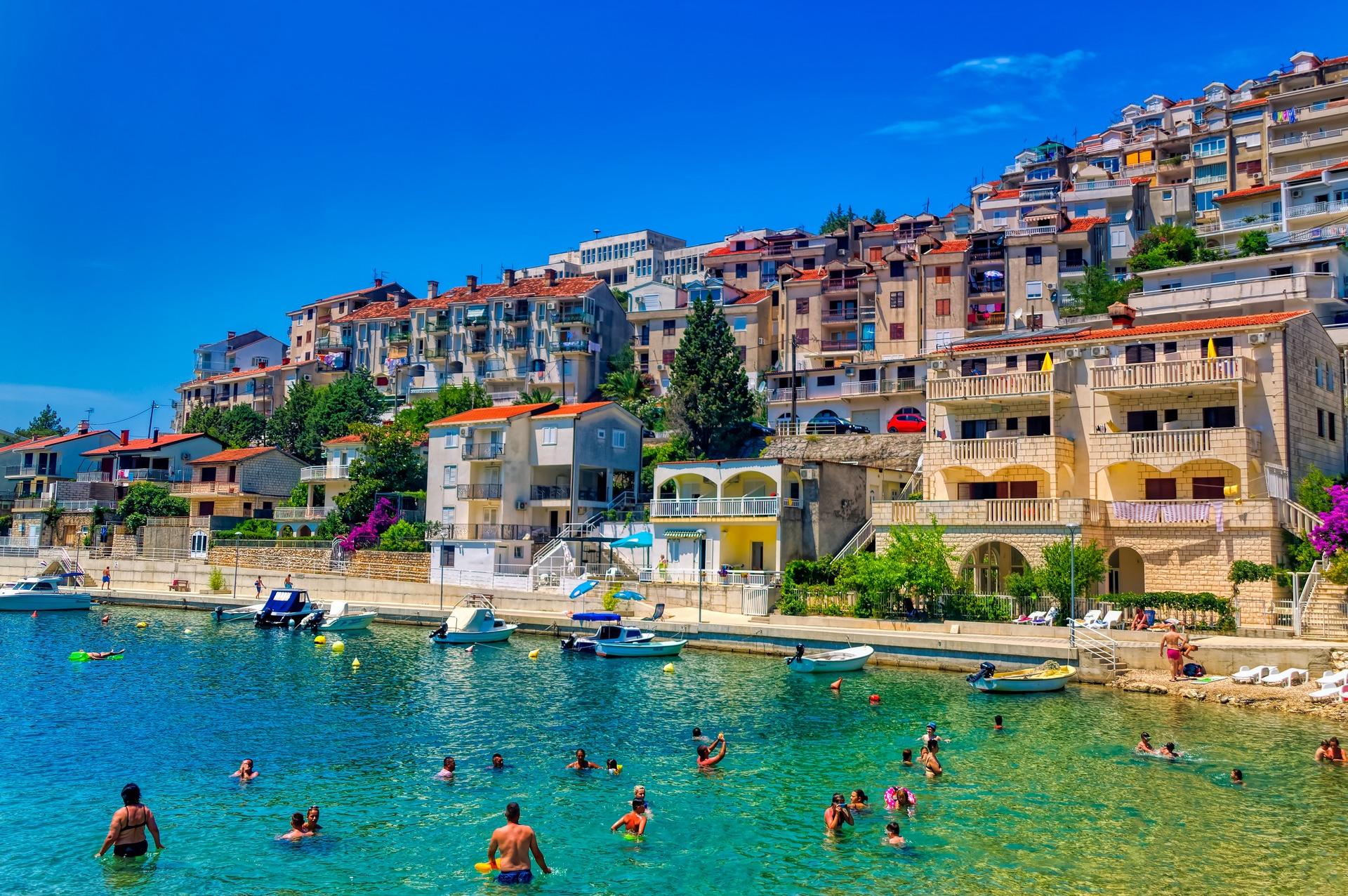 Lake in Neum on a sunny day