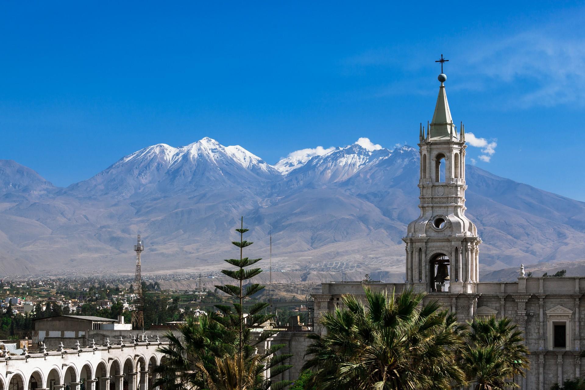 Architecture in Arequipa in partly cloudy weather