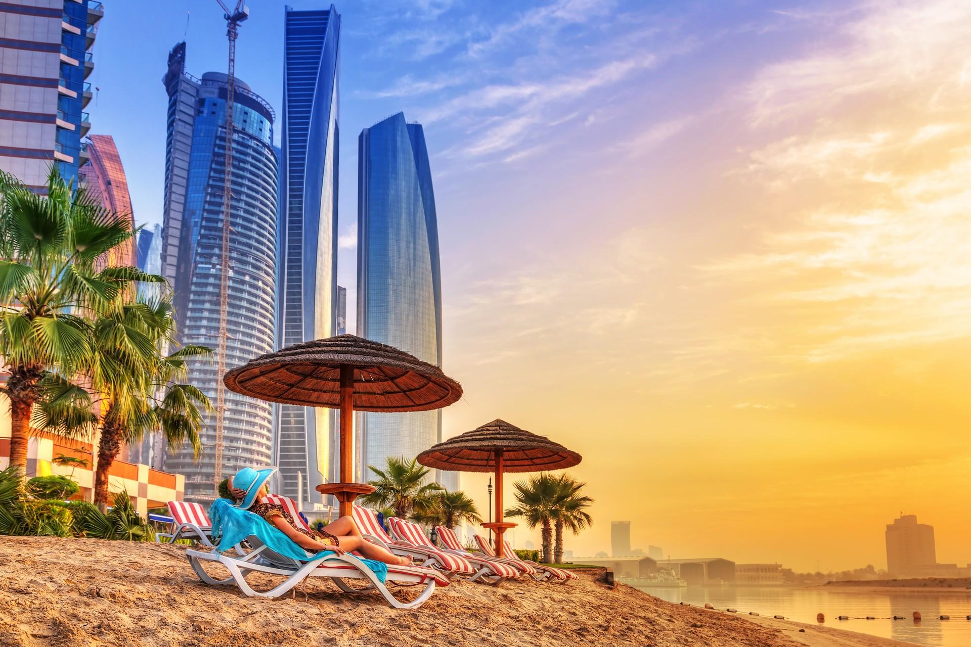 Amazing beach and architecture in Abu Dhabi at dawn