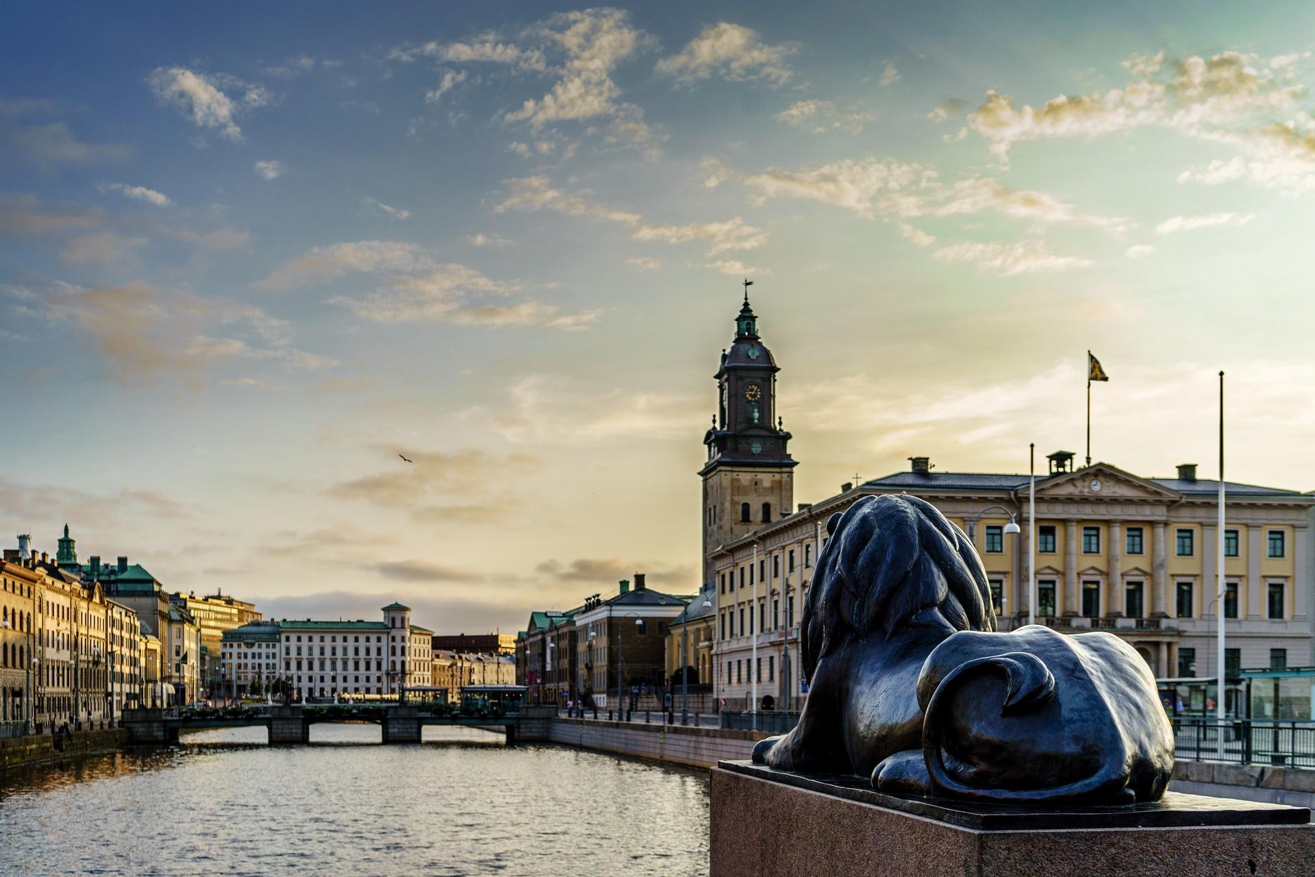 Architecture in Göteborg in partly cloudy weather