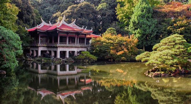 Tokyo: a park with a small temple over the water.