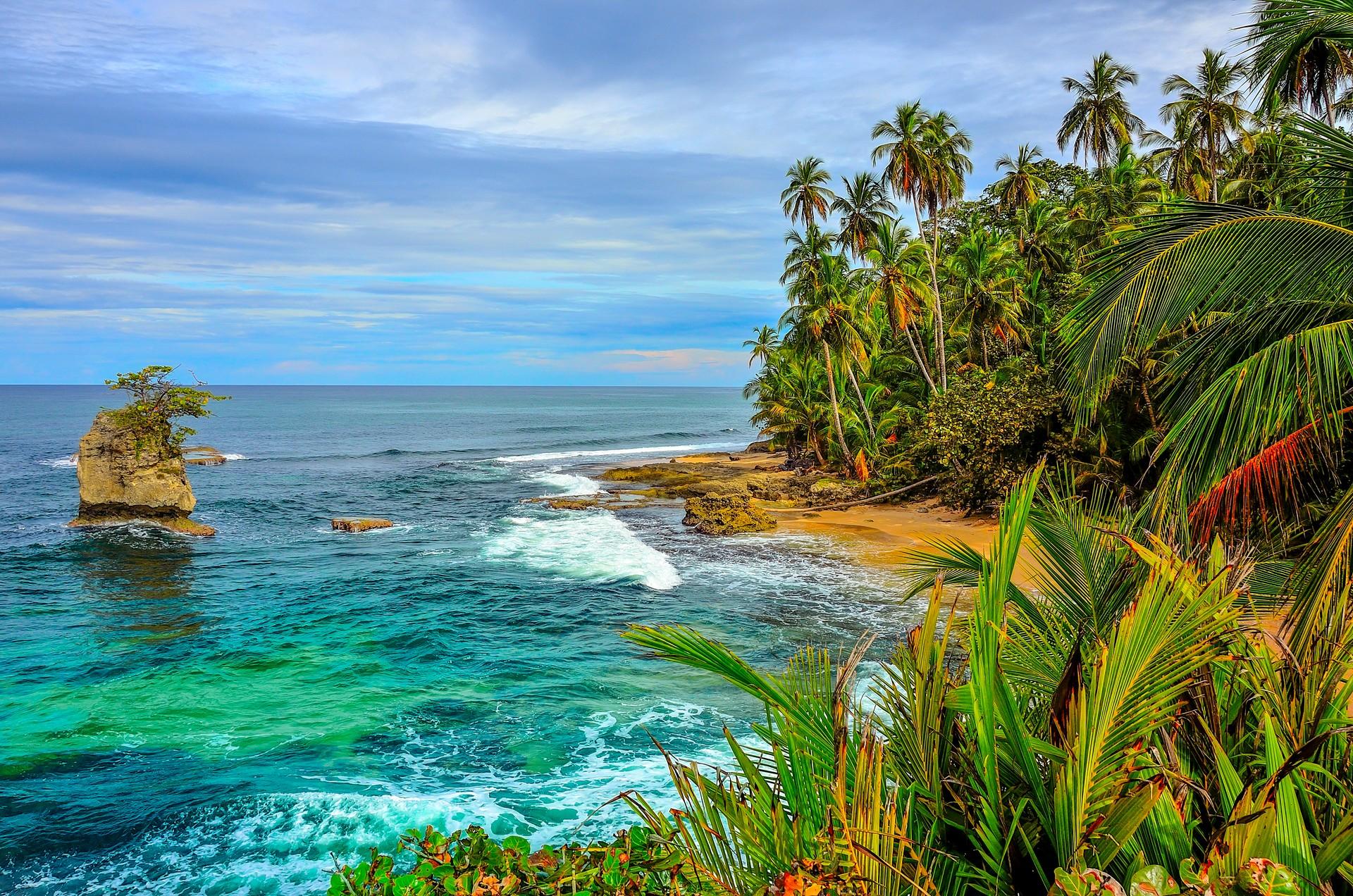 Location near Manzanillo on a day with cloudy weather