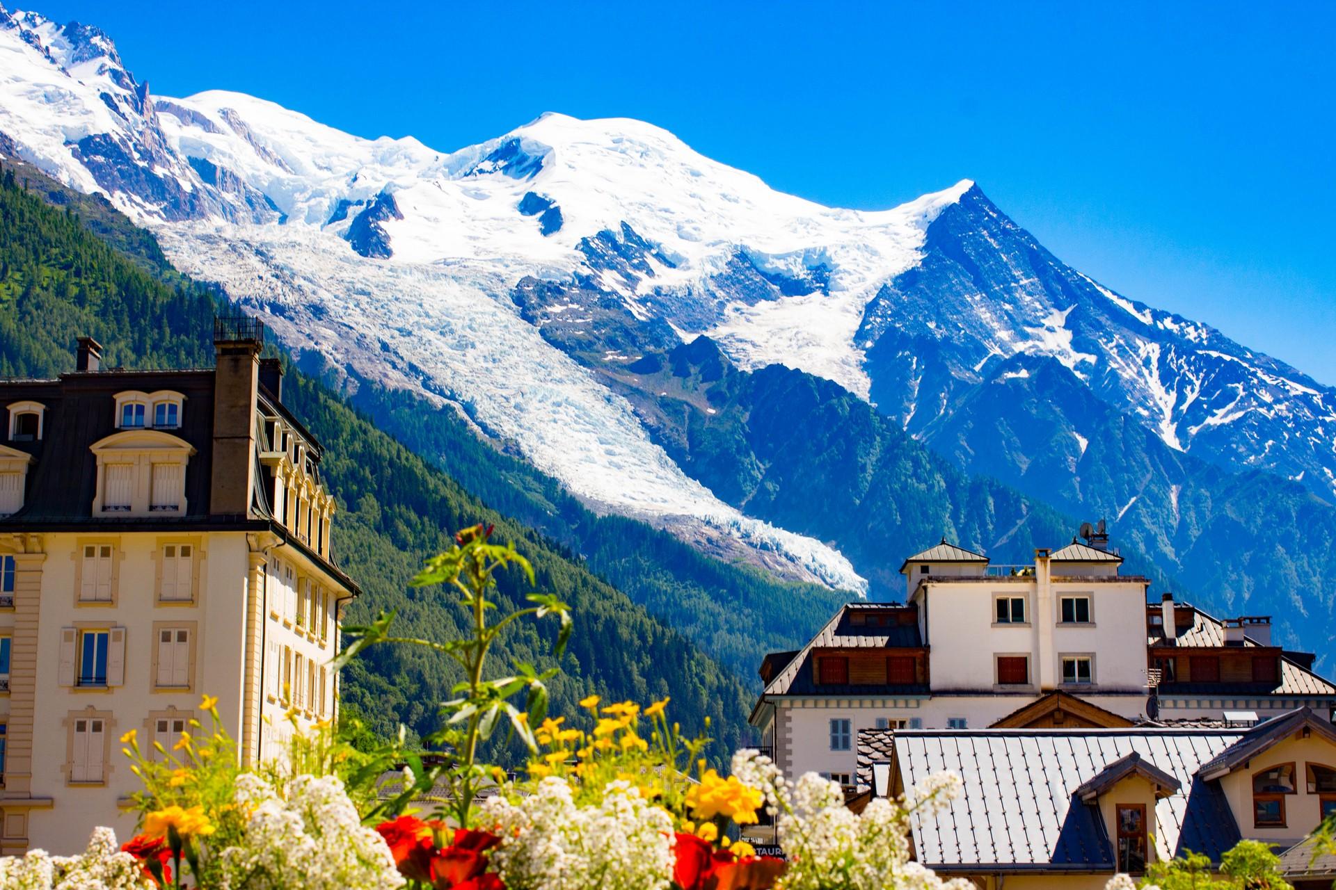 Mountain range in Chamonix-Mont-Blanc with nice weather and blue sky