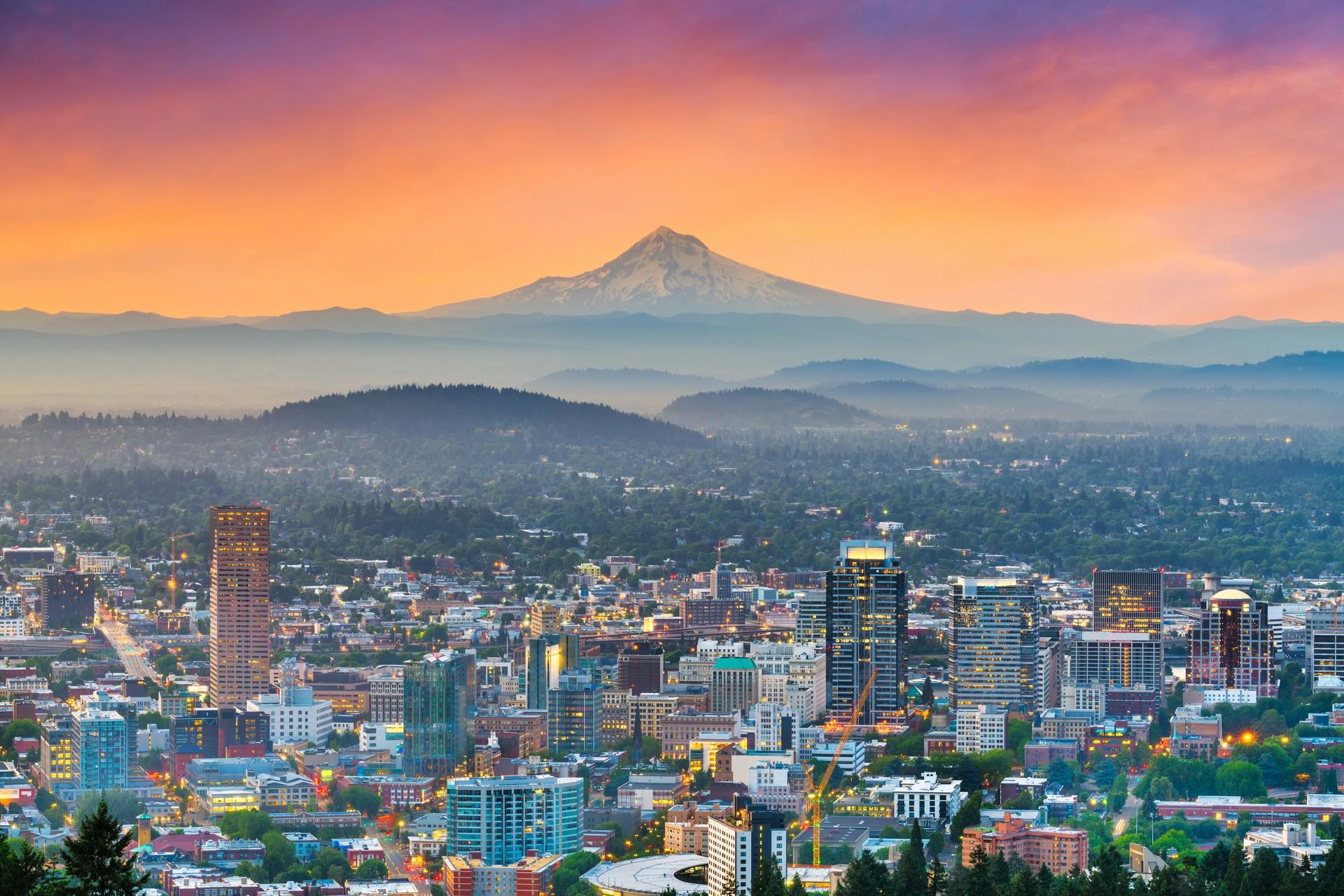 Aerial view of mountain range in Portland at dawn