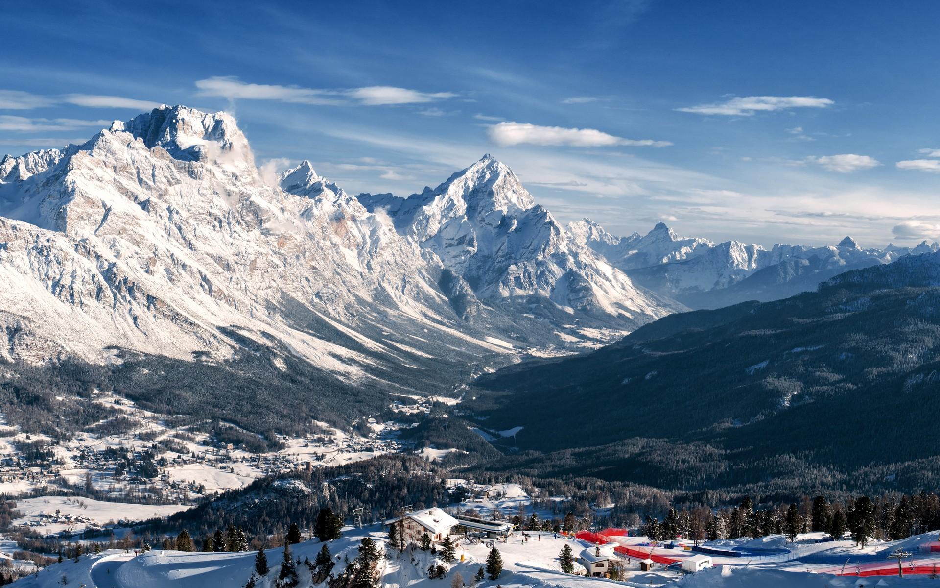 Mountain range in Cortina d'Ampezzo on a winter day