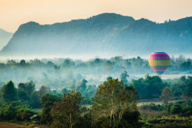 Mountains, fog and a hot balloon in Laos