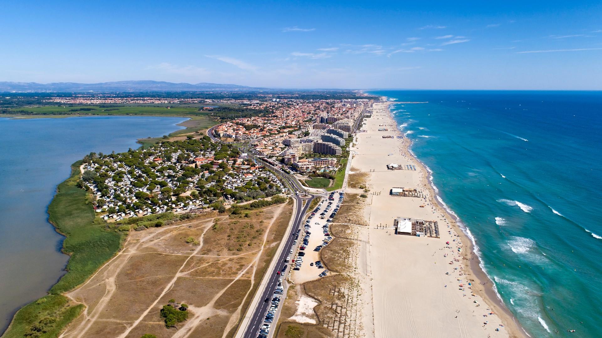 Canet-en-Roussillon in sunny weather with few clouds