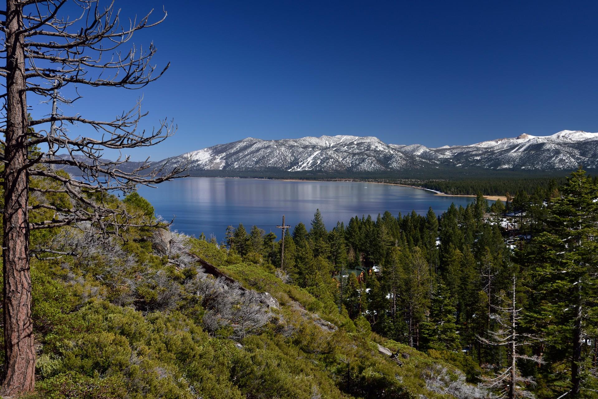 Mountain range near South Lake Tahoe on a clear sky day
